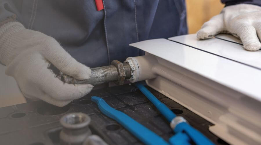 Expert burst pipe repair services in Lamar, MS